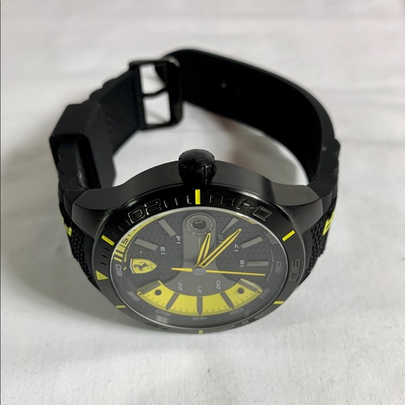 Ferrari Watch Red Rev Evo Chronograph Black/Yellow - Picture 8 of 13